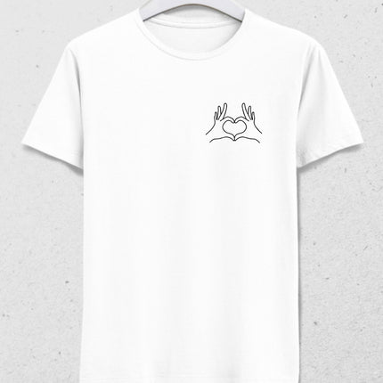 Kalp işareti tişört