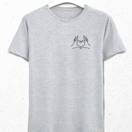 Kalp işareti tişört