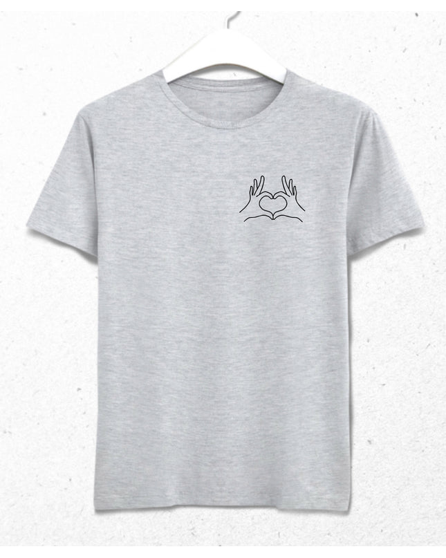 Kalp işareti tişört