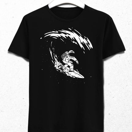 Surfing Astronaut Erkek Tişört - basmatik.com