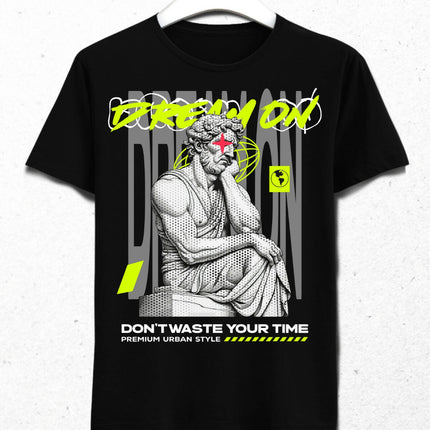 Dream on Streetwear Retro Futuristic Design