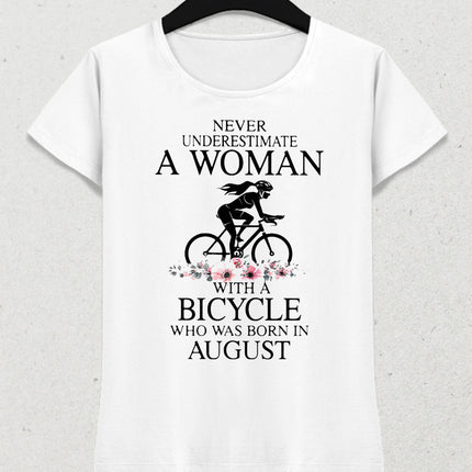 A woman who loves bicycle tişört - basmatik.com