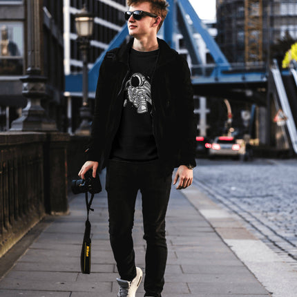 Astronaut Plays Golf in Space Design T-shirt