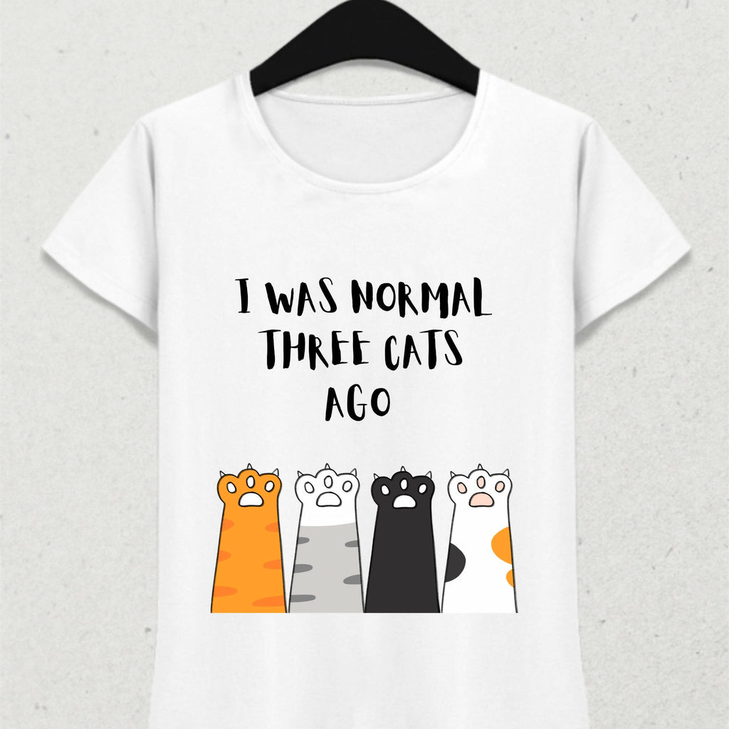 Üç Kedi Önce Normaldim Slogan Tişört