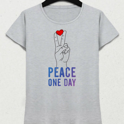 Peace On Day Kadın Tişört