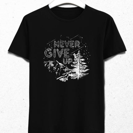 Never Give Up Erkek Tişört