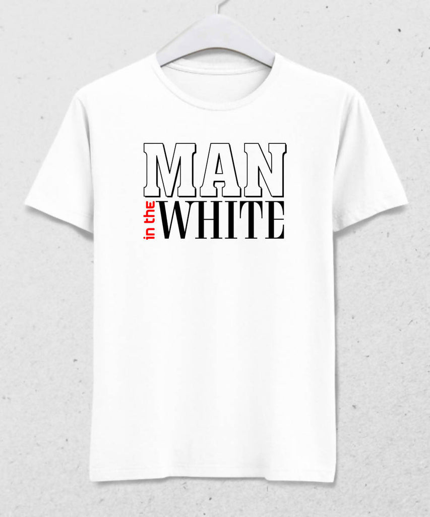 Beyaz Giyen Erkek Beyaz Tişört - basmatik.com