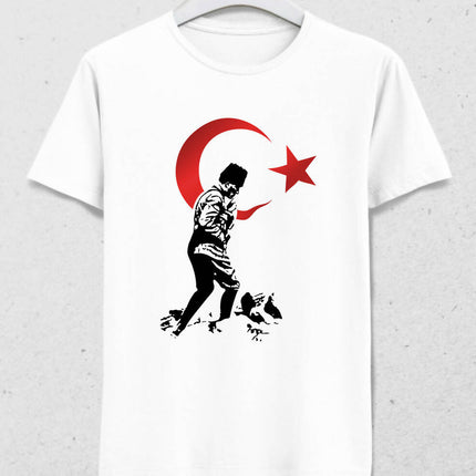 Atatürk ve Bayrak Temalı Erkek Tişört - basmatik.com