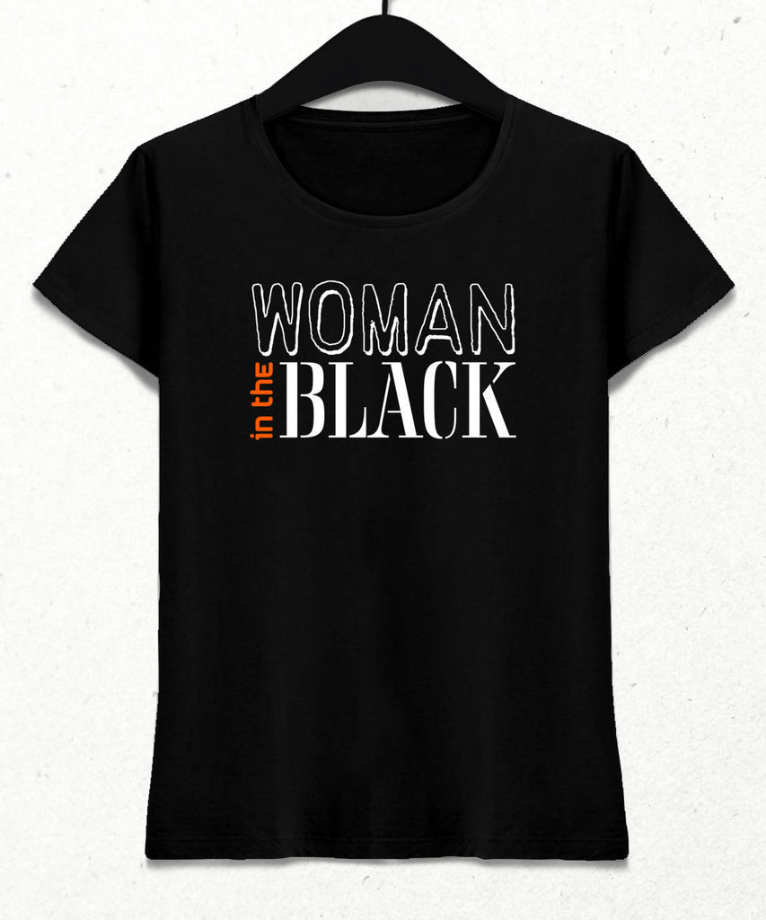 Siyah Giyen Kadın Siyah Tişört - basmatik.com